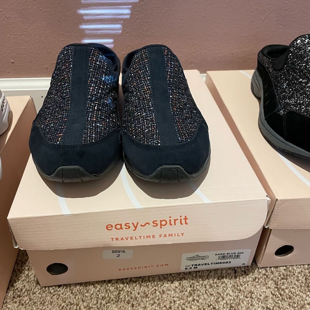 NWT EasySpirit Traveltime Clog (navy 8.5)
